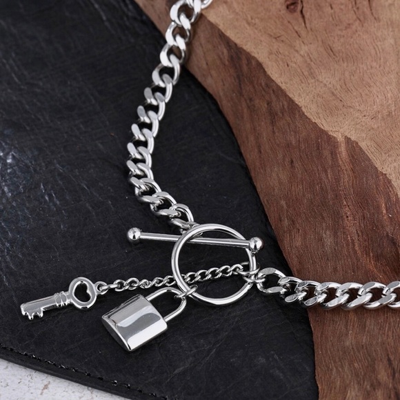 PLK Jewelry - Stainless Steel Toggle Lock and Key Silver Pendant Necklace